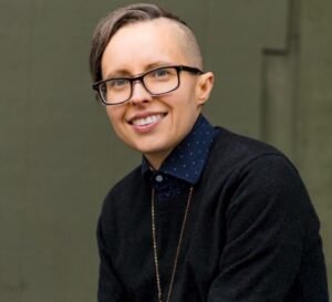 Líder da AWS sai; Elizabeth Scallon deixa a HP; Truveta nomeia lista de contratações