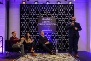 Startups apresentam grandes ideias de IA durante minicompetição no 'Agents of Transformation' da GeekWire
