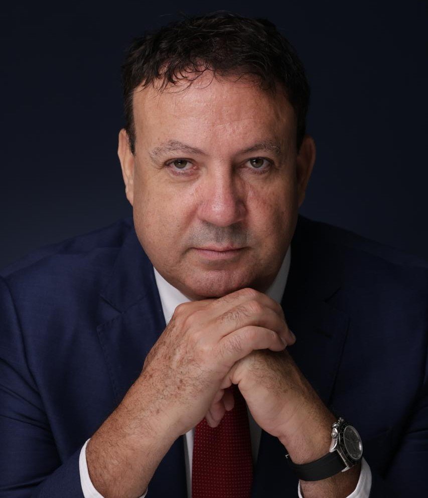 Do agro à liderança financeira: a trajetória de Alceu Tavares, CEO que impulsiona o crescimento do Fomento Mais Bank