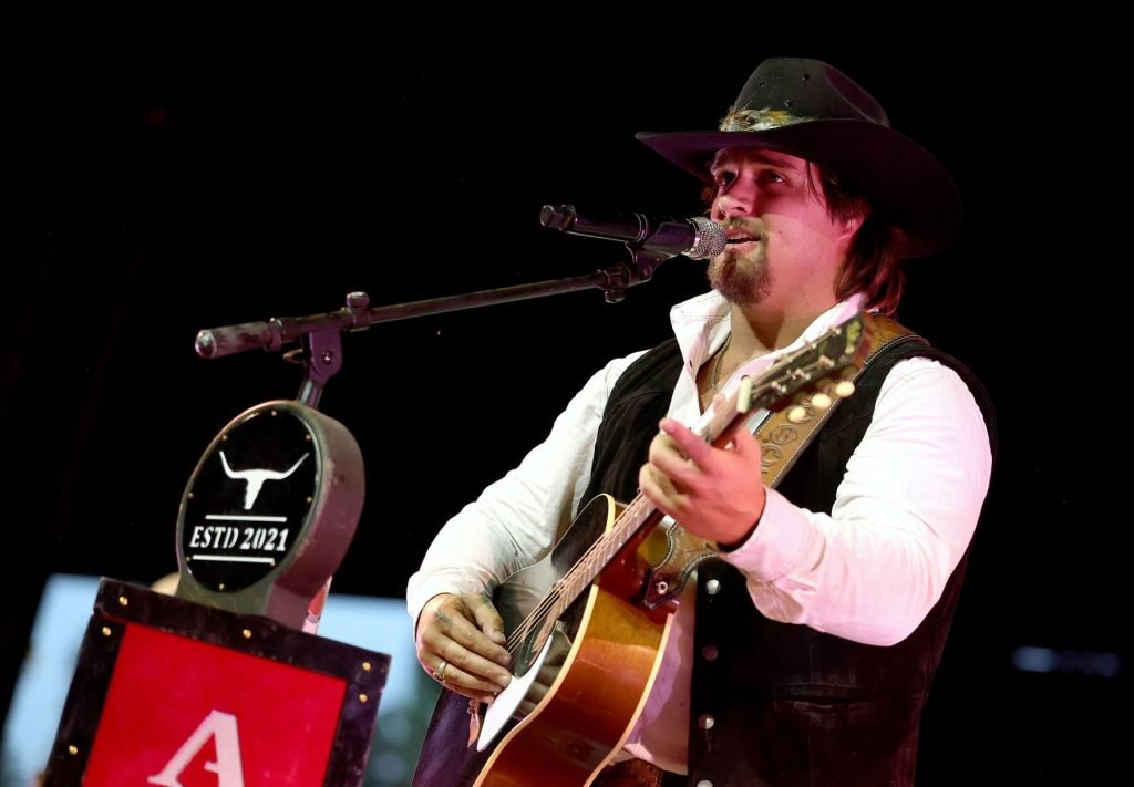 Gavin Adcock critica Zach Bryan por sua resposta à reclamação online dos fãs: ‘Ainda não sei como tratar os fãs’