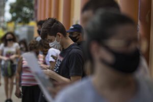 Governo quer Enem obrigatório para avaliar educação básica - 01/04/2026 - Educação
