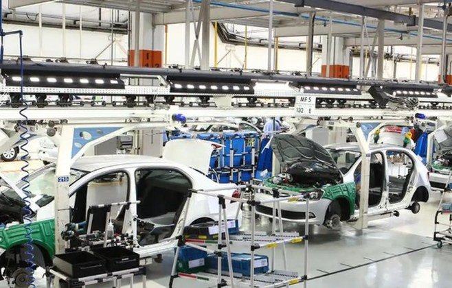 Indústria nacional avança 0,9% em fevereiro