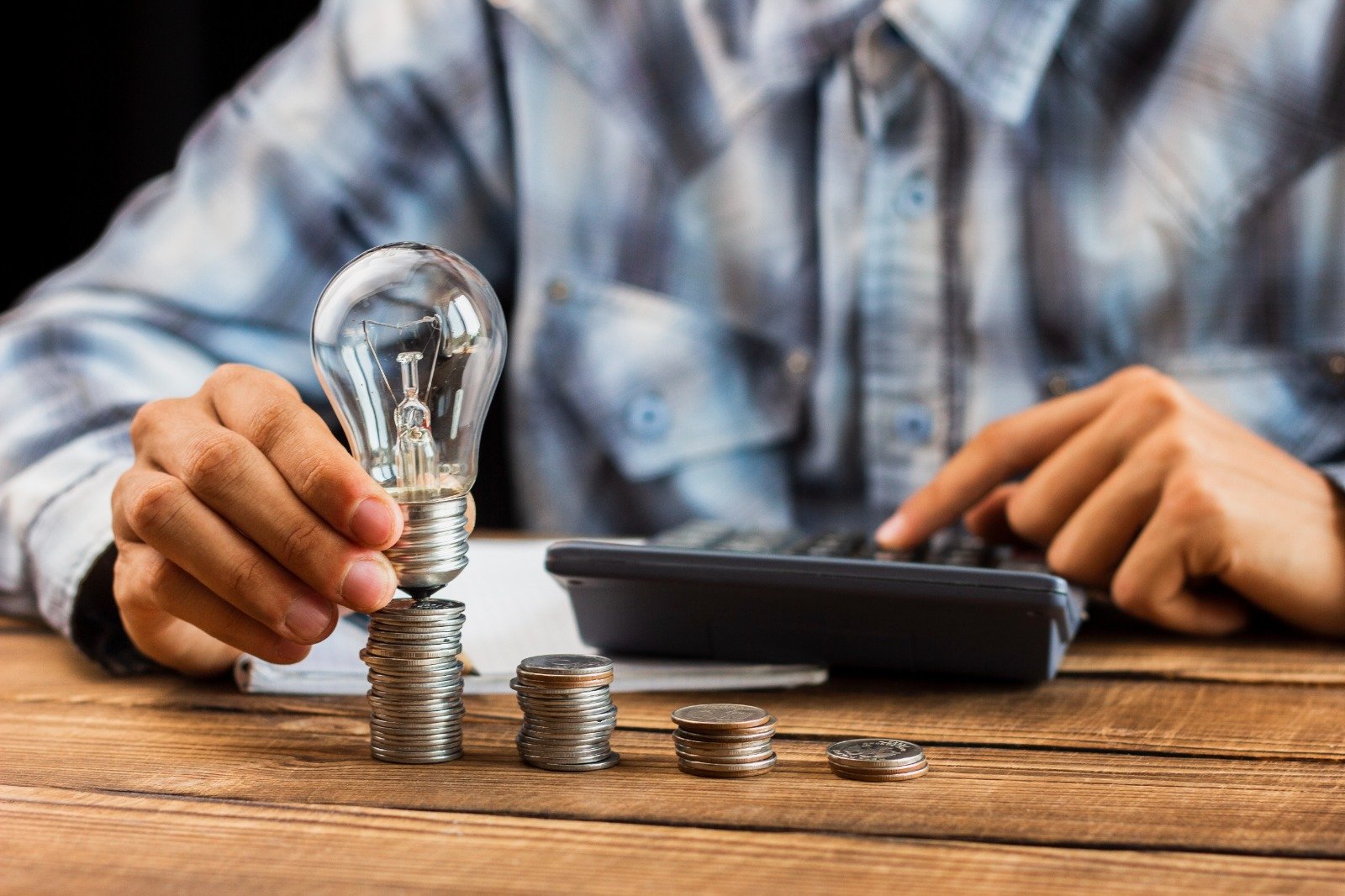Conta de luz vai além do consumo: o que o brasileiro realmente paga na tarifa de energia