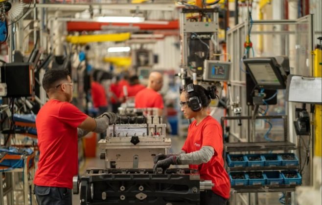 Com 2,8 milhões de vagas criadas em 2025, emprego formal chega a 59,9 milhões