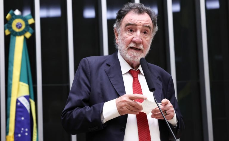 Comissão aprova critérios para colação de grau antecipada em universidades – Notícias