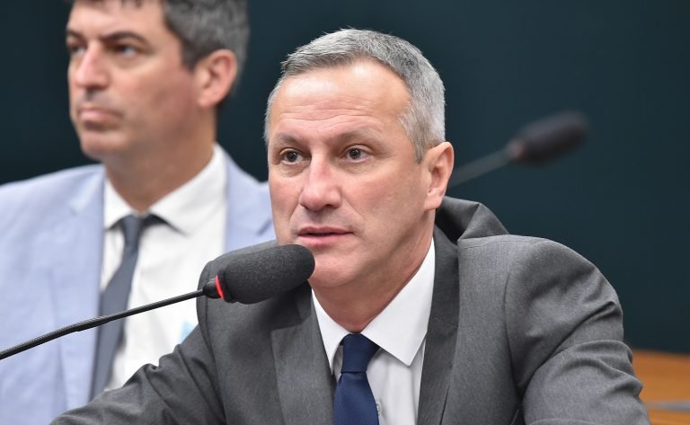 Deputado Sanderson (PL-RS) fala em comissão da Câmara dos Deputados