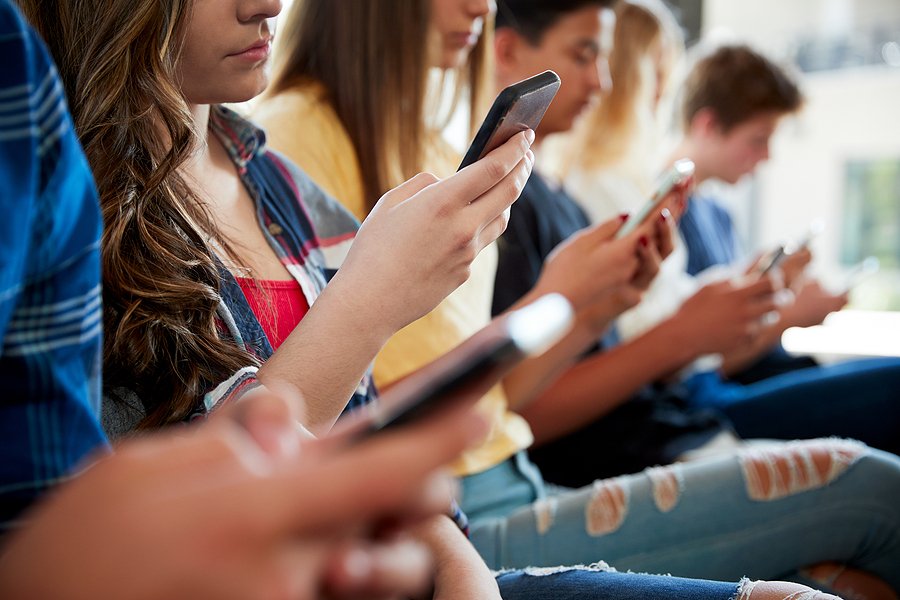 Depois de ficar para trás, o governador Ferguson pressiona pela proibição de celulares nas escolas estaduais em Washington