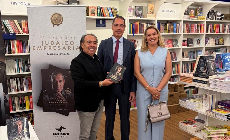 Otacílio Ramalho prestigia lançamento do livro “Código Judaico Empresarial” e reforça valorização do conhecimento nos negócios