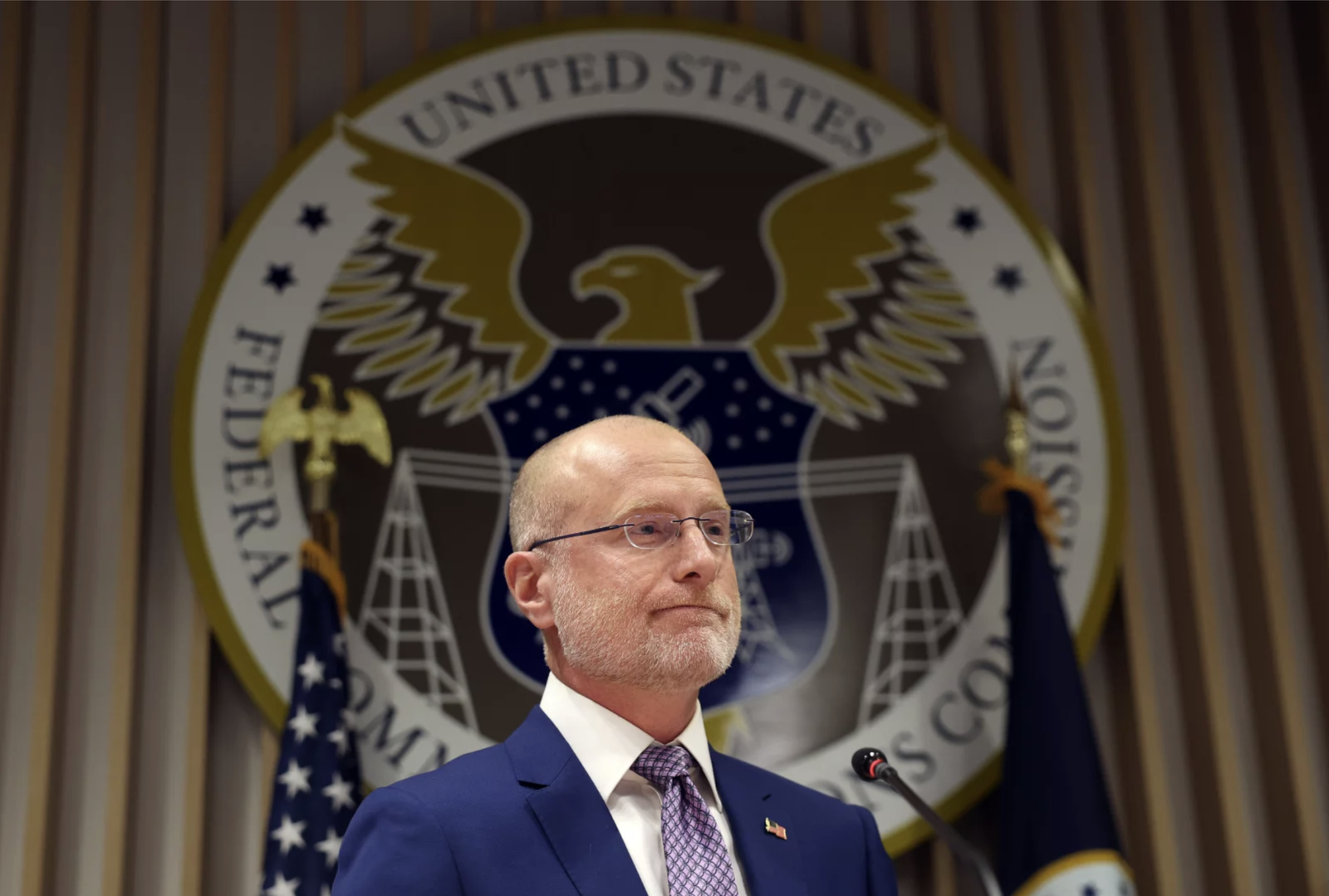 Sem Internet, sem tempo de tela? FCC avalia corte de subsídio que reduz contas escolares de Internet