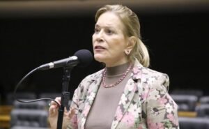 Deputada Lêda Borges (PSDB-GO) fala no Plenário da Câmara dos Deputados
