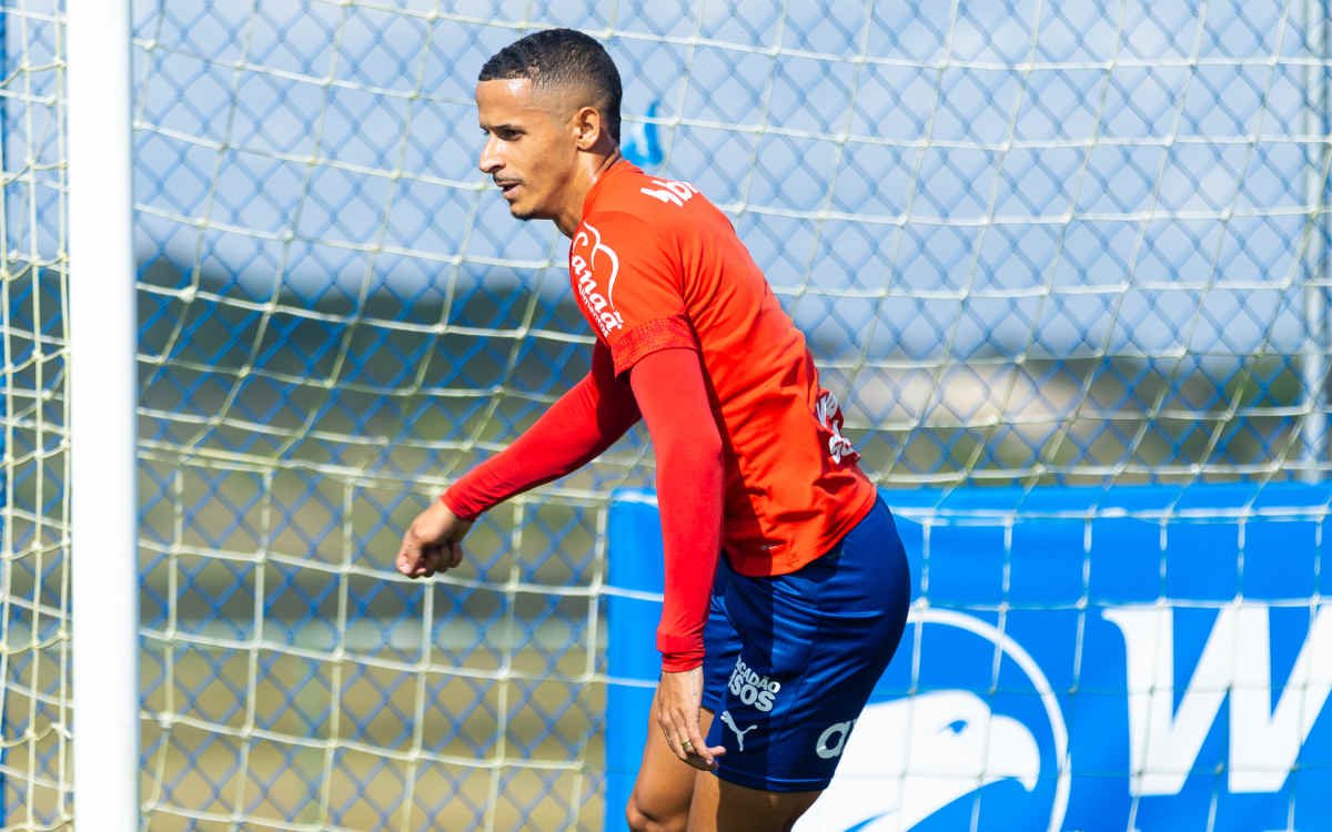 Suspenso contra o Atlético, Juba terá semana de treinos para voltar no domingo