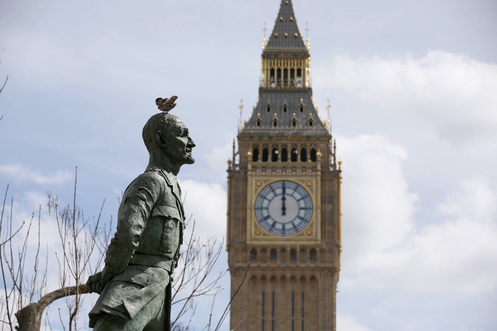 Startup de 30 pessoas tenta criar IA britânica – 11/08/2026 – Tec