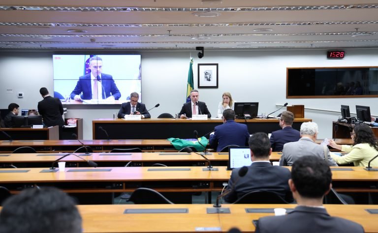 Conselho de Ética analisa pareceres e ouve testemunhas em processos contra deputados