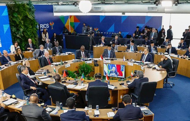 Plano de governo de Lula prevê ampliar cooperação Sul-Sul e fortalecer BRICS e Mercosul
