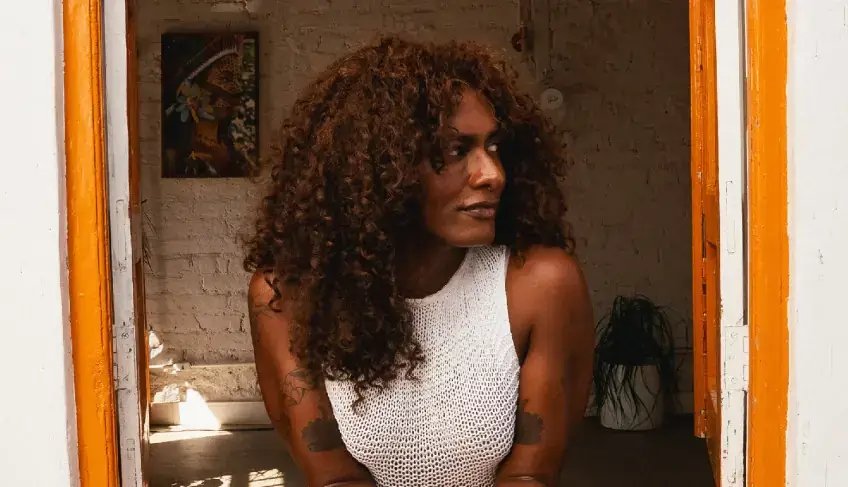 Liniker encerra primeira temporada do projeto “Nosso Canto”, do Sebrae, com a interpretação de clássico em Salvador | ASN Bahia