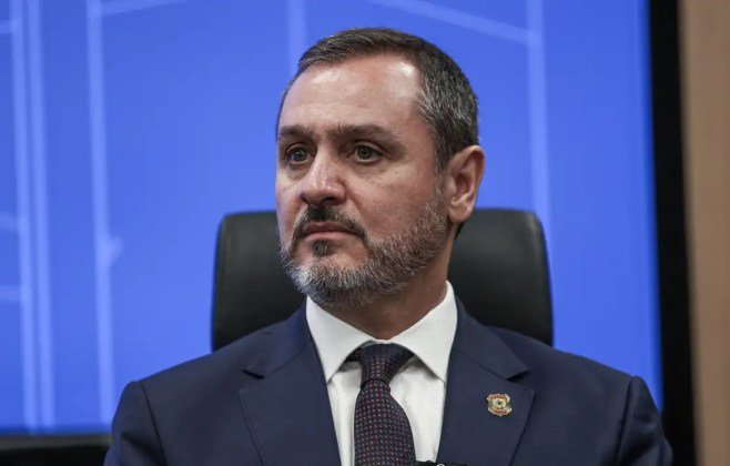 Dino determina reintegração de Andrei Rodrigues ao comando da PF