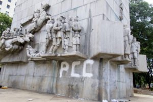 Operação contra PCC no transporte cita compra de fuzis - 17/09/2026 - Cotidiano