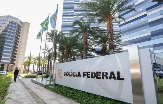 PF está com celular de Vorcaro e afirma poder enviar dados a ministros