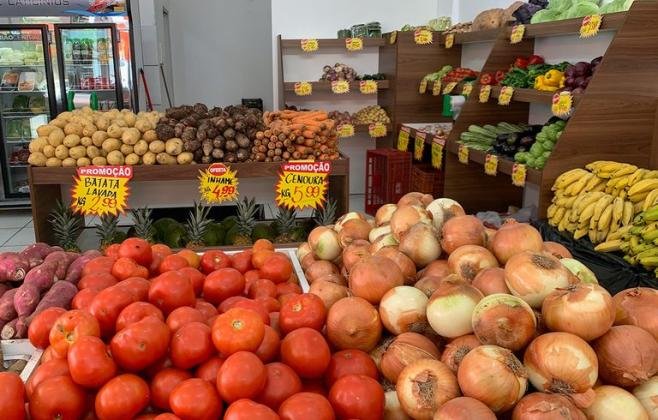Preços da energia elétrica e dos alimentos caem, e país tem deflação em agosto