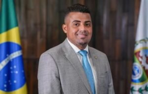 TH Joias, ex-deputado ligado a Flávio Bolsonaro, vira réu por envolvimento com CV