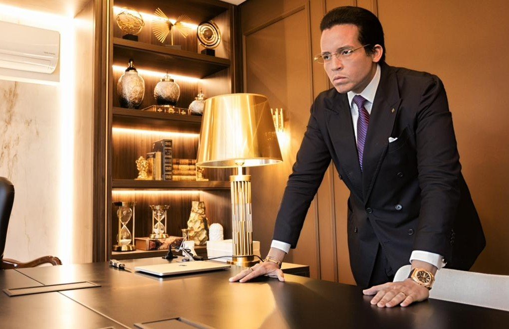 Dr. Gabriel Bomfim ultrapassa 300 mil seguidores no Instagram e se torna um dos perfis jurídicos mais seguidos da Bahia