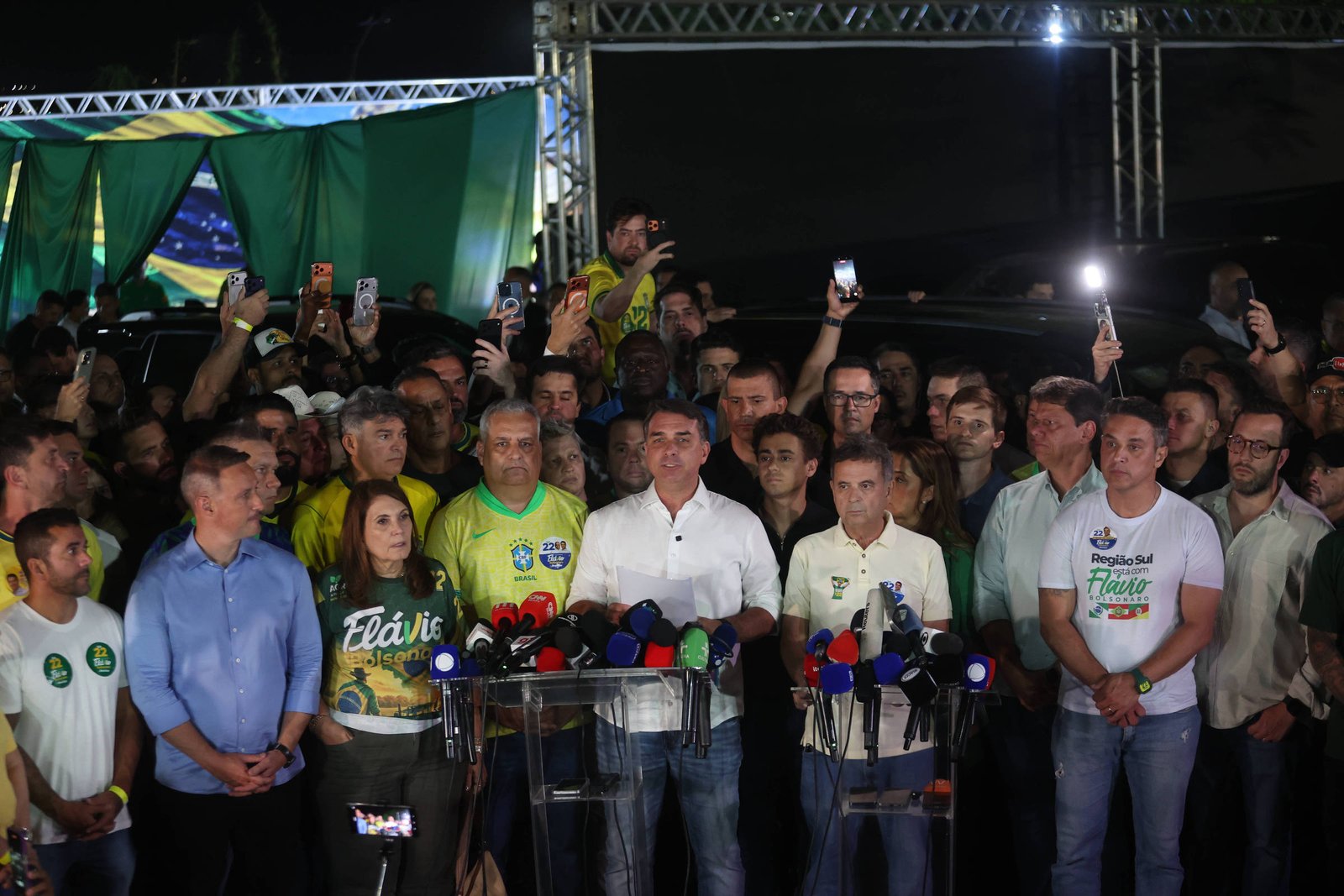Eleições: Flávio Bolsonaro diz que vai liderar oposição – 26/10/2026 – Política
