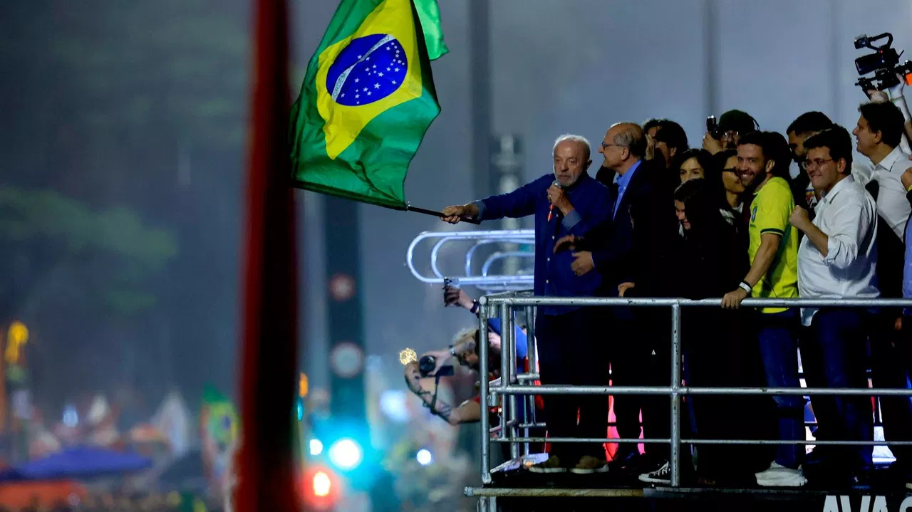 Lula prepara novo núcleo de poder e reformas para enfrentar