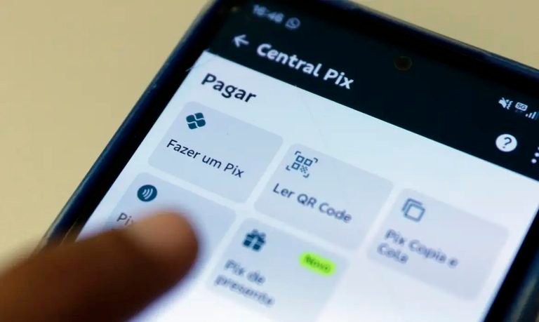 Pix poderá ser usado em conta-salário em 2027 e tem