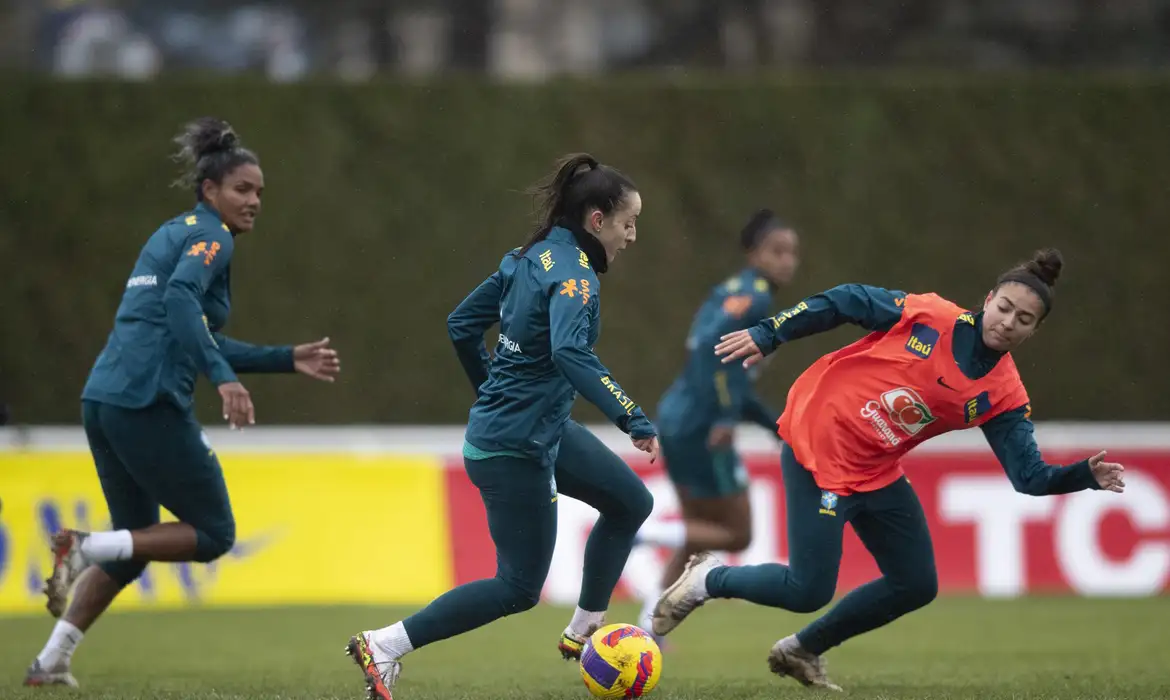 Seleção feminina estreia no Beira-Rio em amistoso contra