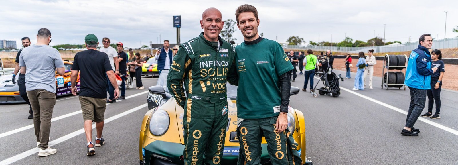Da pista de kart ao Porsche #17: amizade de longa data vira parceria de alta performance na estreia de Brasília