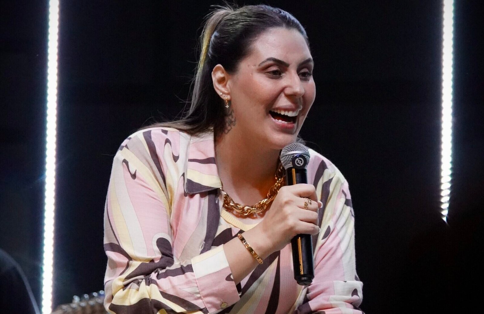Camila Voss: A pastora e mentora que defende excelência sem abandono de si